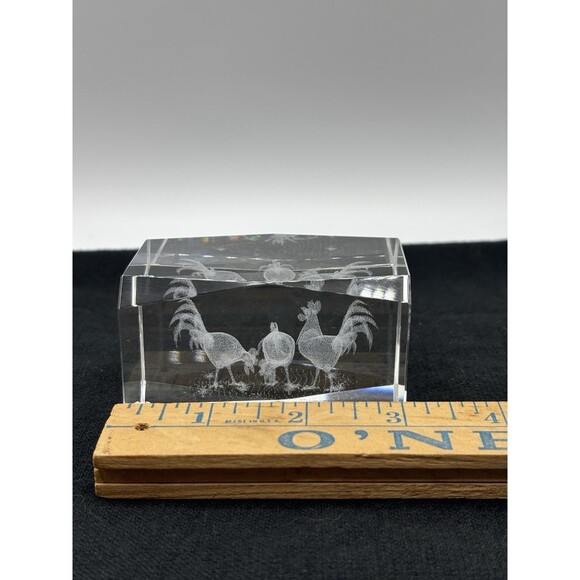 3D Laser Etched Crystal Cube 2 Roosters And Chick Decorative Paperweight 3"x2" - Picture 7 of 9